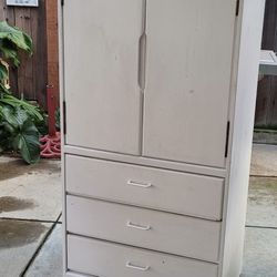 Armoire Or Entertainment Cabinet