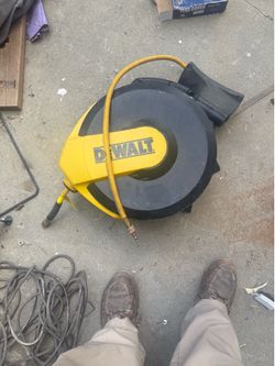 Dewalt retractable sir compresor hose