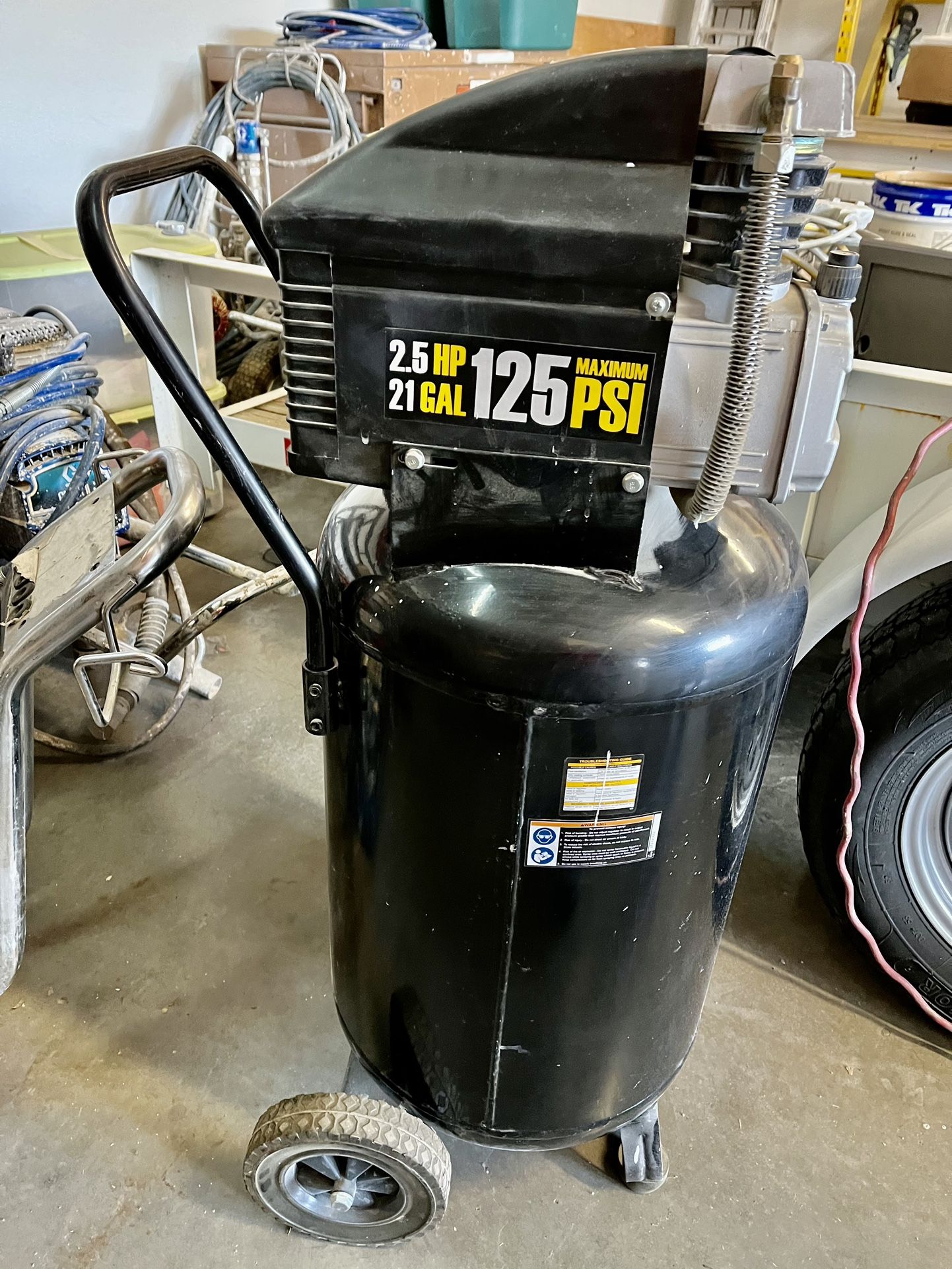 Central Pneumatic 21 Gallon 125 PSI 2.5 HP Air Compressor