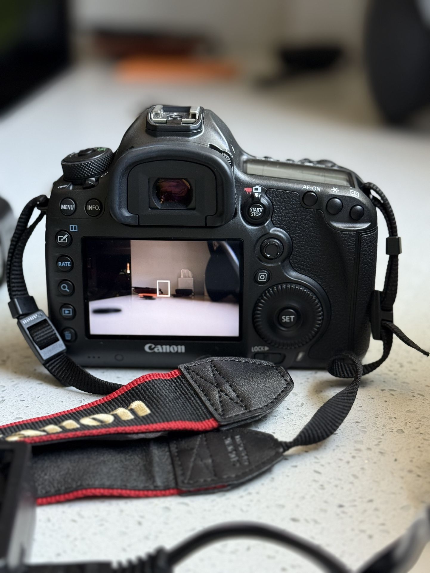 Canon EOS 5Ds SLR Camera And Accessories