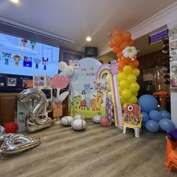 numberblock photo shoot background booth with balloons number birthday party