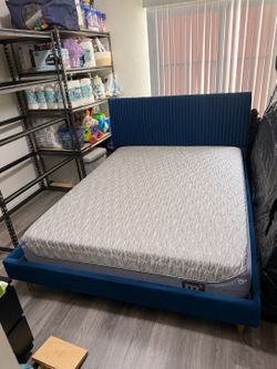 Set de Cama Queen - Base Azul Terciopelo + Colchón Bedgear Cooling/ Queen Bed Set - Blue Velvet Frame + Bedgear Cooling Mattress