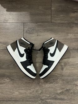 Air Jordan 1 Retro High Mochas GS 7y
