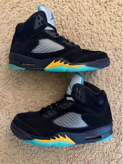 Size 9.5 (Used condition, no box) - Air Jordan 5 retro aqua