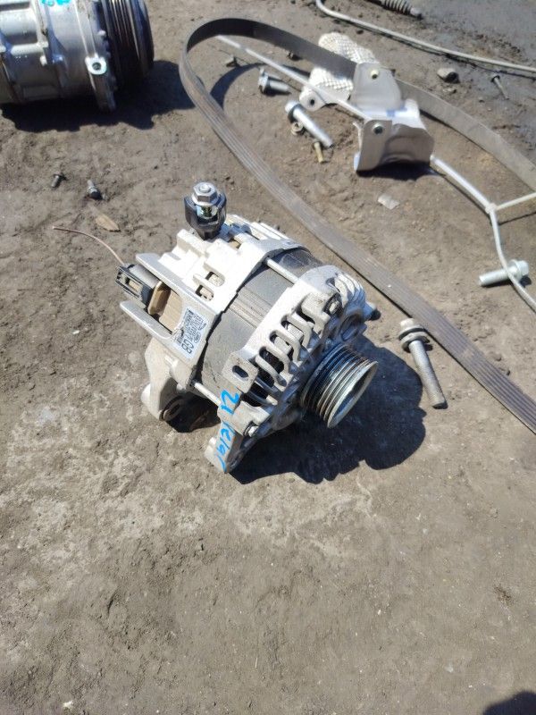 2021 Land Rover Velar Alternator
