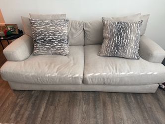 $600 OBO – Comfortable Sofa Set