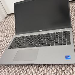 Dell Latitude 5540 15.6" IPS FHD Business Laptop (10-Core Intel i7-1365U, 32GB RAM, 512GB PCIe SSD, Intel Iris Xe, Backlit KB, Thunderbolt 4, FP Reade