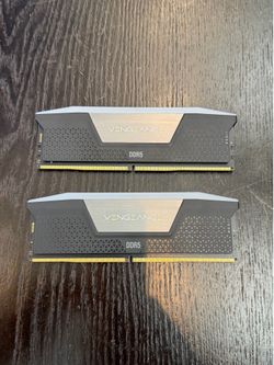 CORSAIR Vengeance RGB DDR5 RAM 32 GB