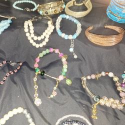 Hand Made Custom Jewlery New ,vintage Can Do Daisy Chains, Elegant Wedding Or Quinsenera , Braclets ,anklets, Necklaces, Candle Beaded Toe ,anklets ,