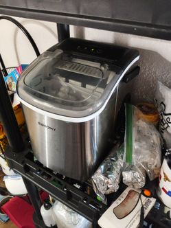 Small Ice machine