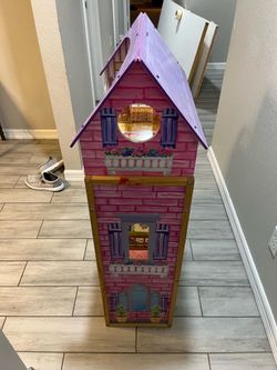 Free doll house