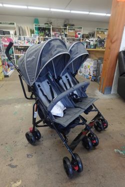 Dream On Me Volgo Twin Umbrella Stroller in Gray