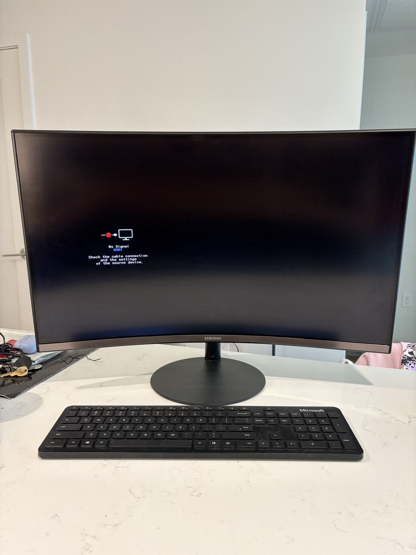 Monitor 27inch And Bluetooth Keyboard