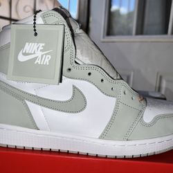 Nike/Air Jordan 1 High OG. Size 12/10.5 Men