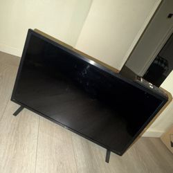 LG 32" HD Smart TV 32LQ630BPUA