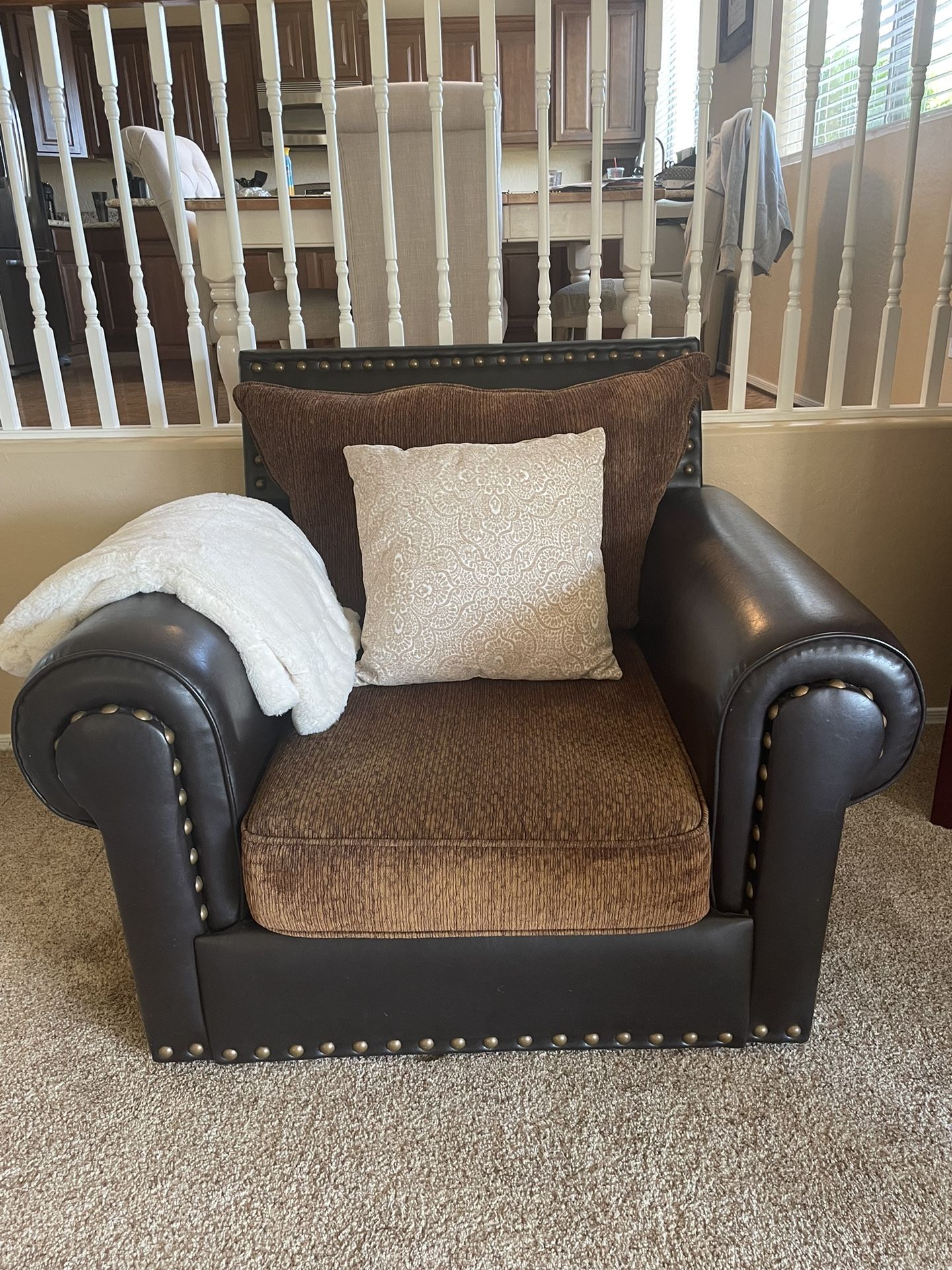 Large Accent Chair 