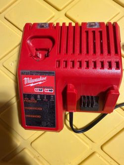 18 v charger milwaukee