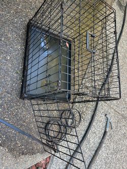 Wire dog cage