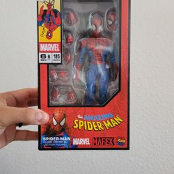 Medicom Toy MAFEX No.185 Spider-Man Classic Costume 1:12 Figure w/ Hands