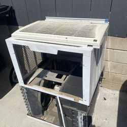 LG Wall/Window AC - Needs Repair-Free Curb alert
