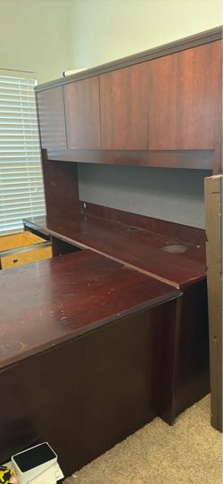 L-Shaped Office Desk with Hutch