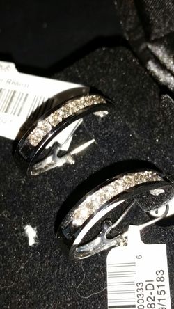 14kt White Gold Diamond Earrings