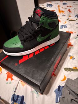 Air Jordan 1 Retro High OG Pine Green