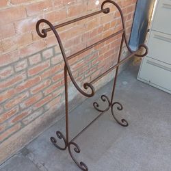 Cute Wrought Iron Quilt Rack