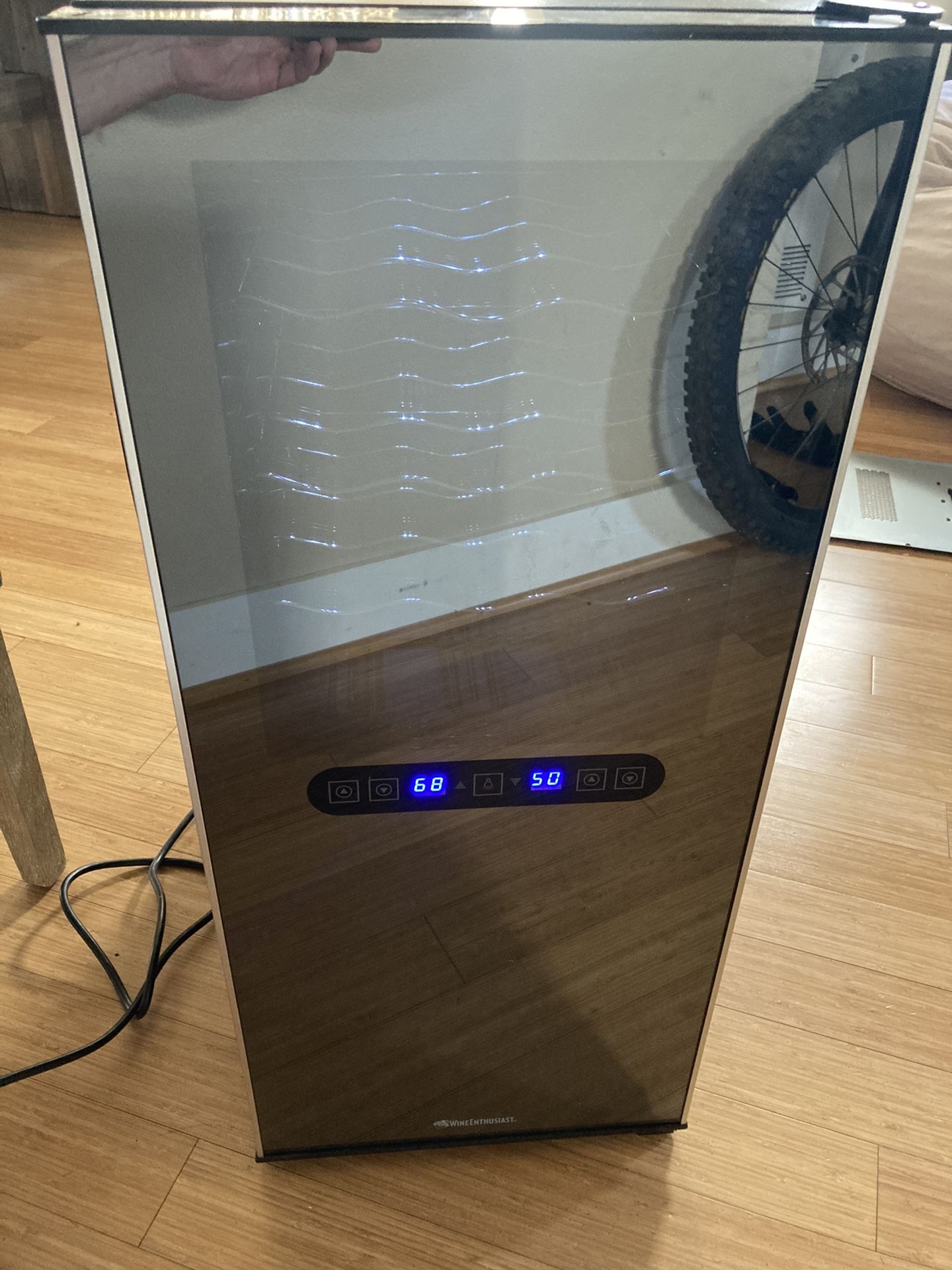 Wine Enthusiast 24 Bottle Dual Zone Wine Cooler for Sale in Issaquah, WA OfferUp