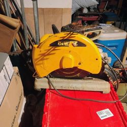 Dewalt 15 Amp Corded 14 in. Cut-Off Saw $100