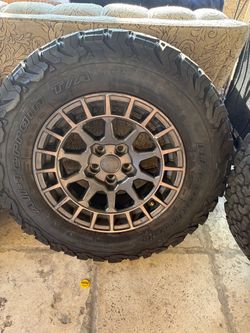 Black Rhino 15” wheels with tires