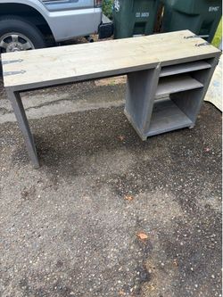 Computer table