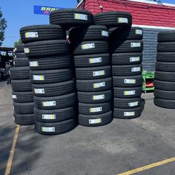 SET OF NEW TIRES 275/60/20 GOODYEAR WRANGLER  INCLUDING MOUNT AND BALANCE 