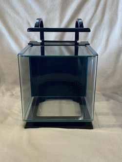 3 GALLON GLASS MARINELAND FISH TANK / AQUARIUM W/ BUILT IN FILTER & LED LIGHT
