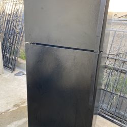 Whirlpool Refrigerator W/ Freezer