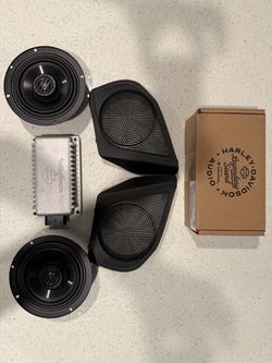 Harley Davidson Stock speakers with AMP