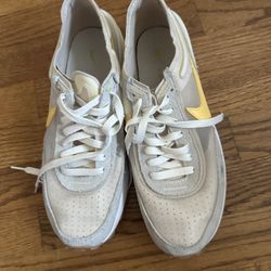 9 Women’s Nikes Air