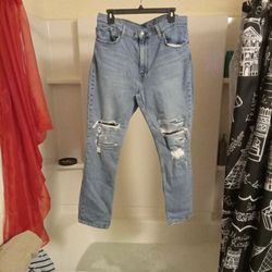 Used Men's Levi's ..They Say Size 40 But Waist Was Taken In So They are a Sz 38x30 Pickup Only!!