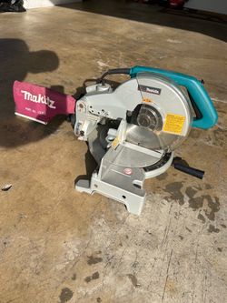 Makita Compound Miter Saw
