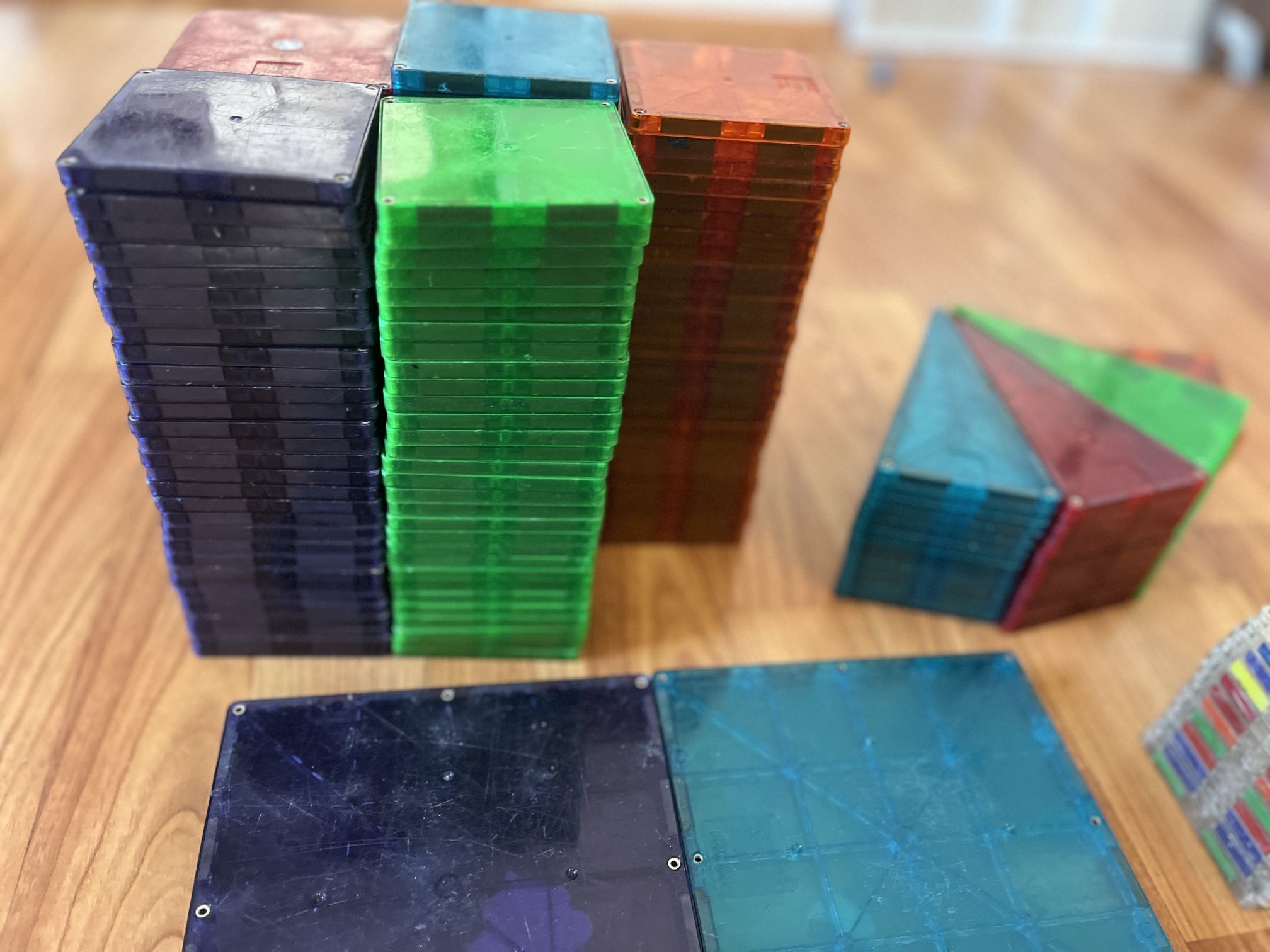 330+ Pieces Of Magna Tiles