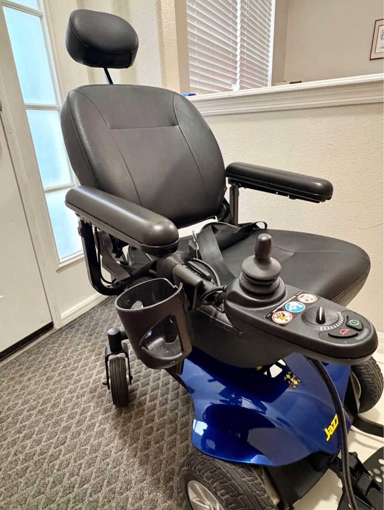 Jazzy Elite ES power Chair - Like NEW