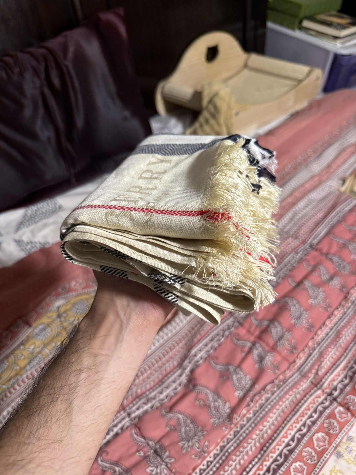 Brand new Pure Cashmere Burberry scarf, Unisex