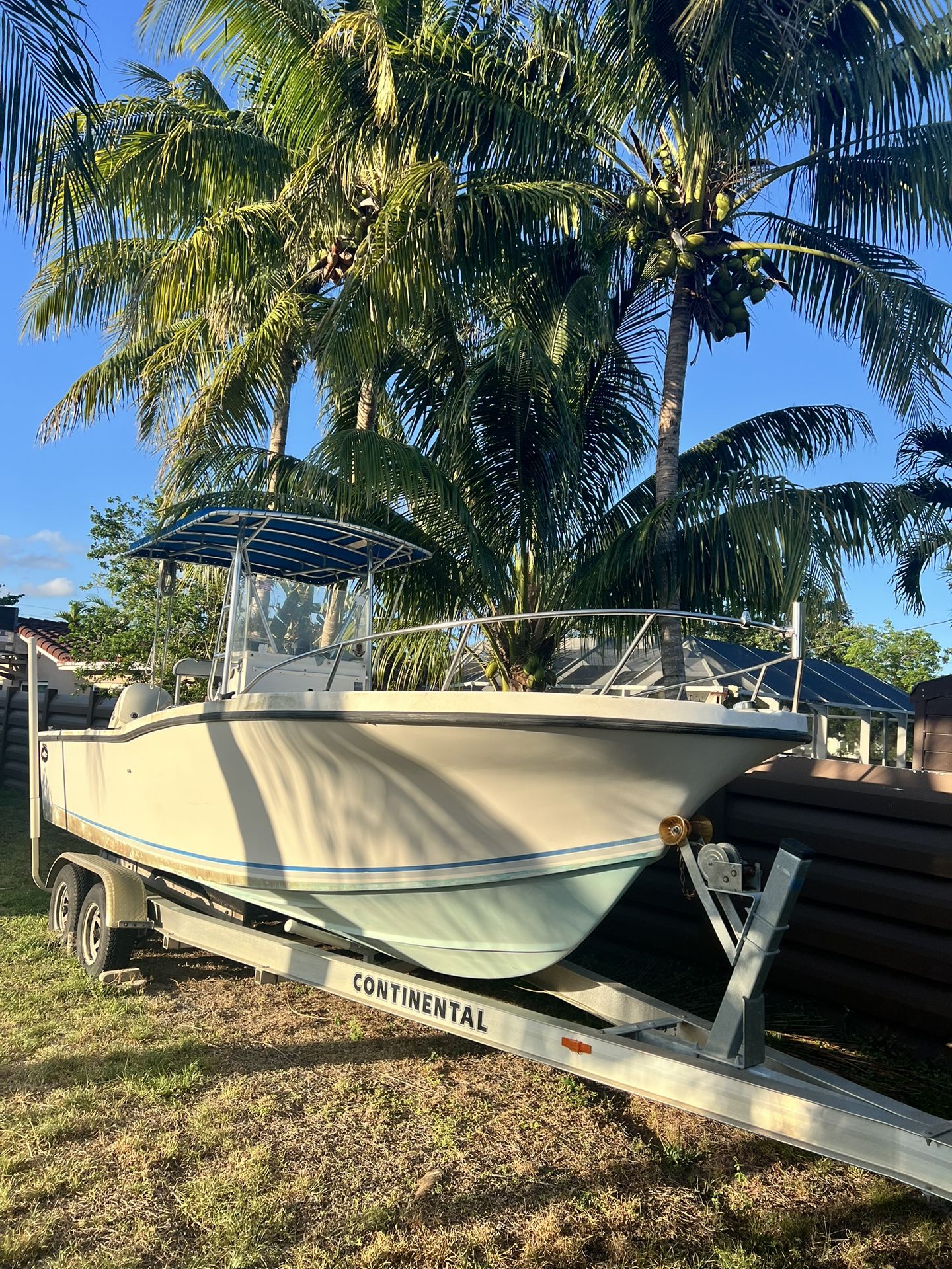 Dusky 22’5 center console with cuddy cabin with 250 Evinrude for Sale