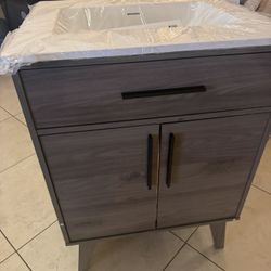 Small Bathroom Single Sink 