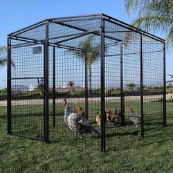 Rugged Ranch Walk-In Pen 7.5'x6.5'x6.25'