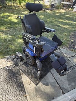 Qm-710 Quickie Power Wheelchair