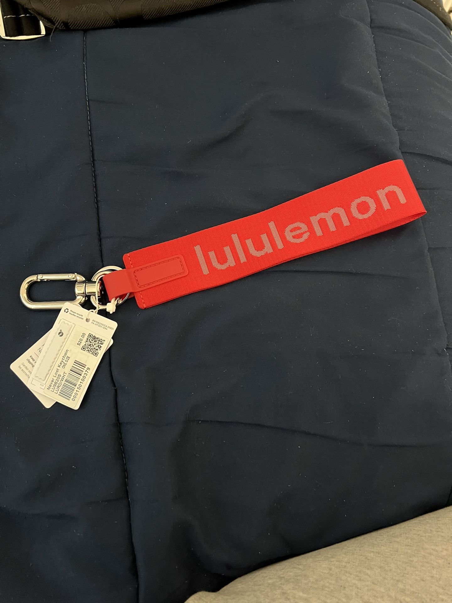 lululemon wristlet 