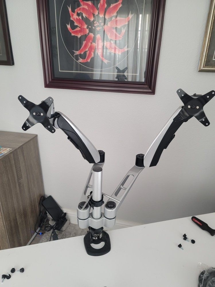 Dual Monitor Mount