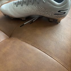 Skechers soccer cleats(size 11)