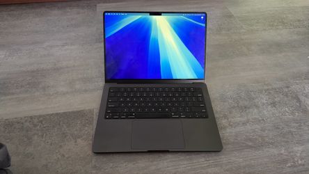 Apple MacBook Pro 14" - M4 / 24GB RAM / 1TB SSD - Space Black